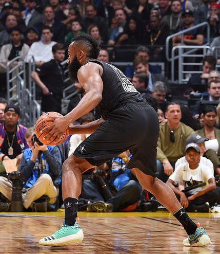 面临伤病困 面临伤病困