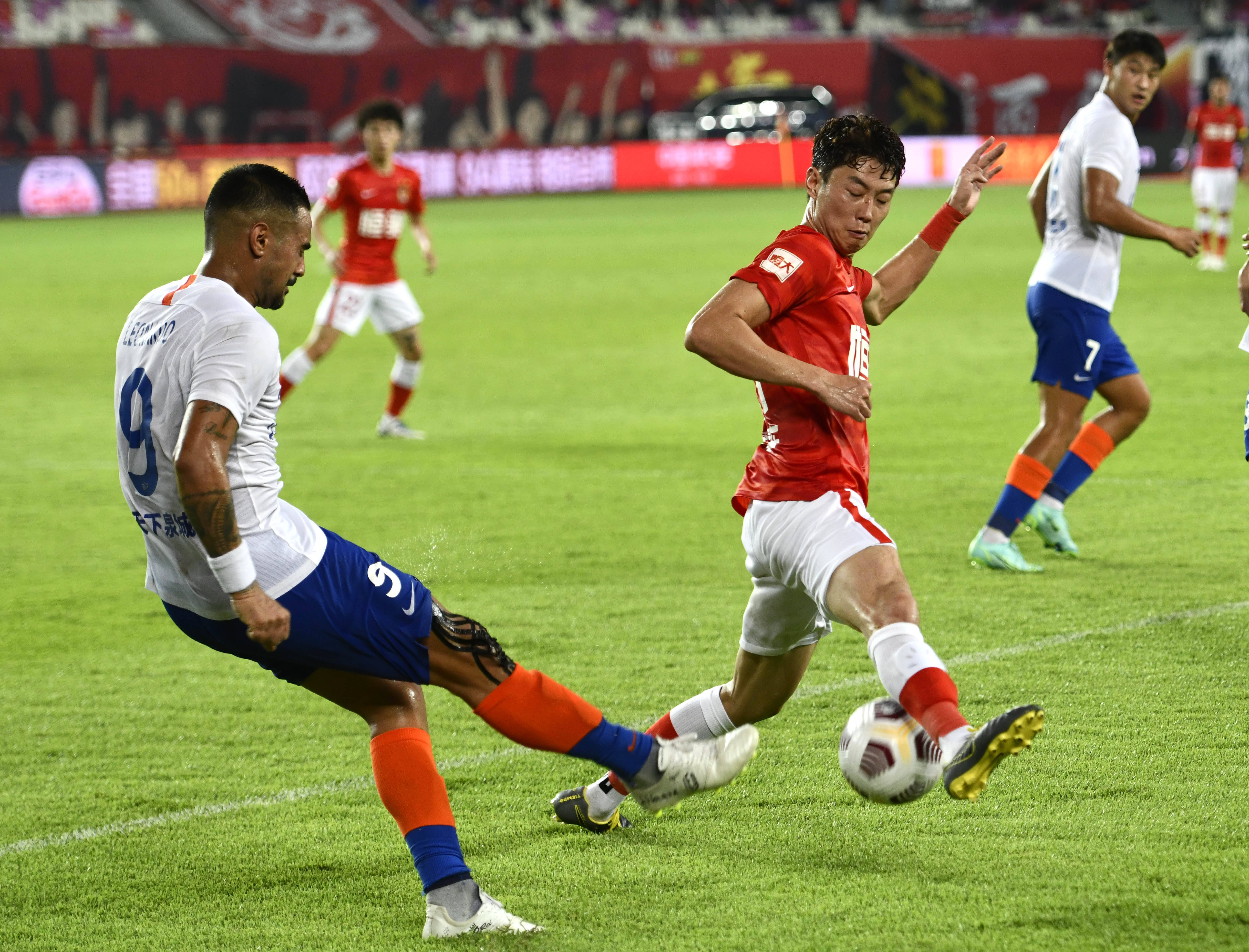 续出现在光 续出现在光