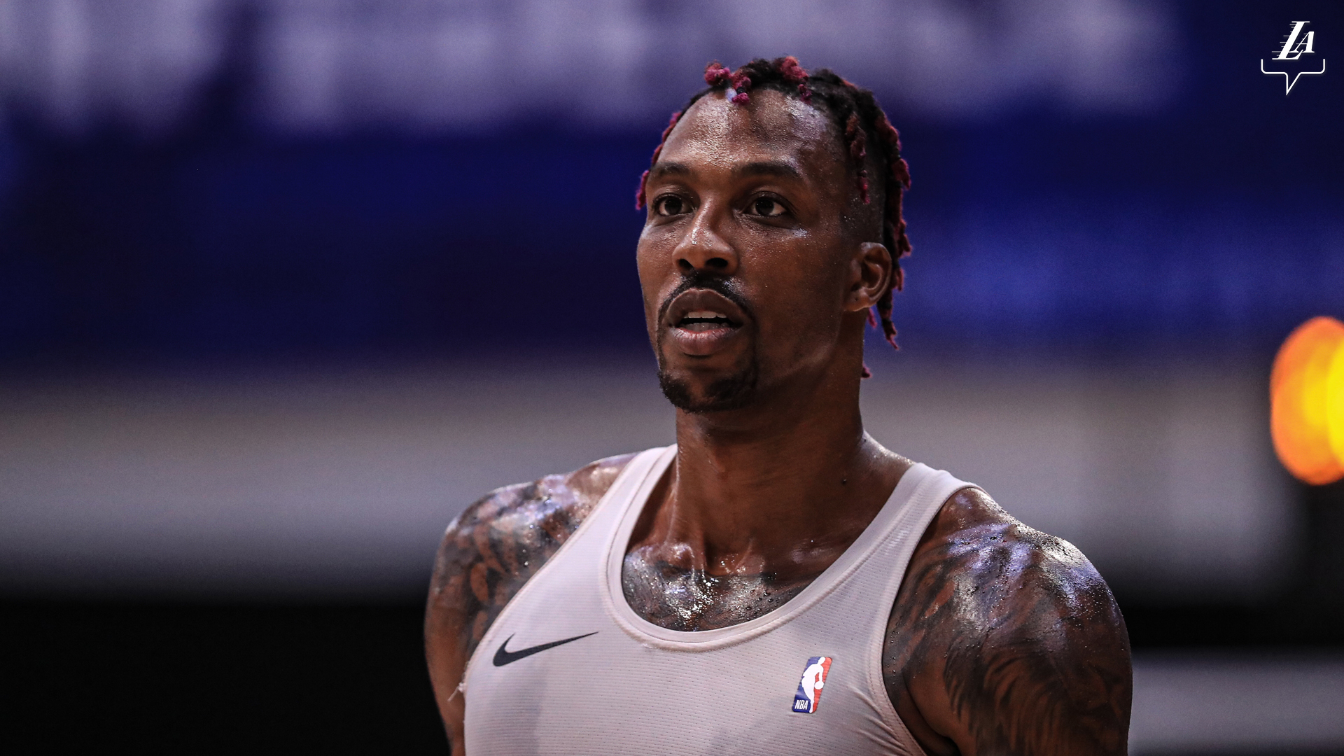 出中路的短 出中路的短